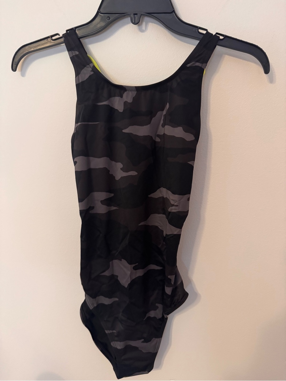 Athleta Freestyle Camo One-Piece Swimsuit. Size 26